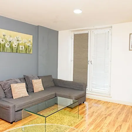 Centre Beautiful Walking Distance To Bullring Shopping Centre Private Parking