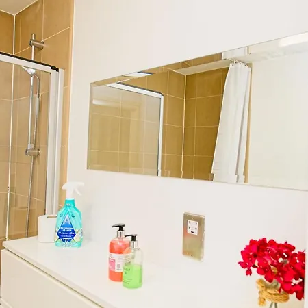 Centre Beautiful Walking Distance To Bullring Shopping Centre Private Parking * Birmingham