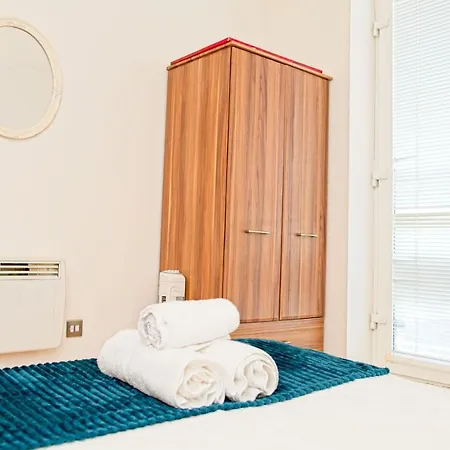 Centre Beautiful Walking Distance To Bullring Shopping Centre Private Parking Birmingham