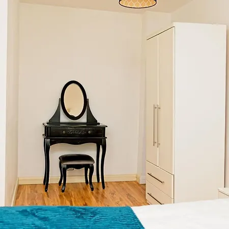 Apartmán Centre Beautiful Walking Distance To Bullring Shopping Centre Private Parking *