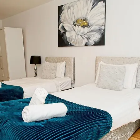 Centre Beautiful Walking Distance To Bullring Shopping Centre Private Parking Birmingham