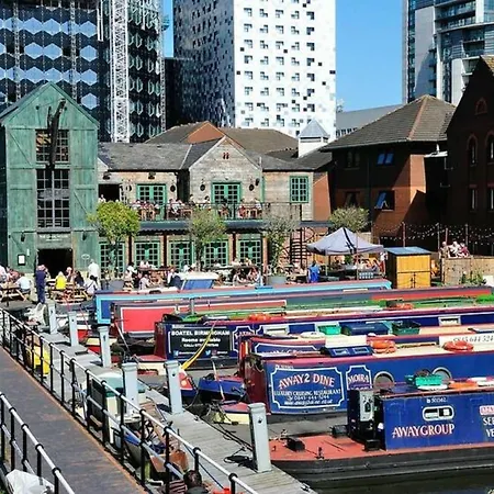 Centre Beautiful Walking Distance To Bullring Shopping Centre Private Parking Apartmán *